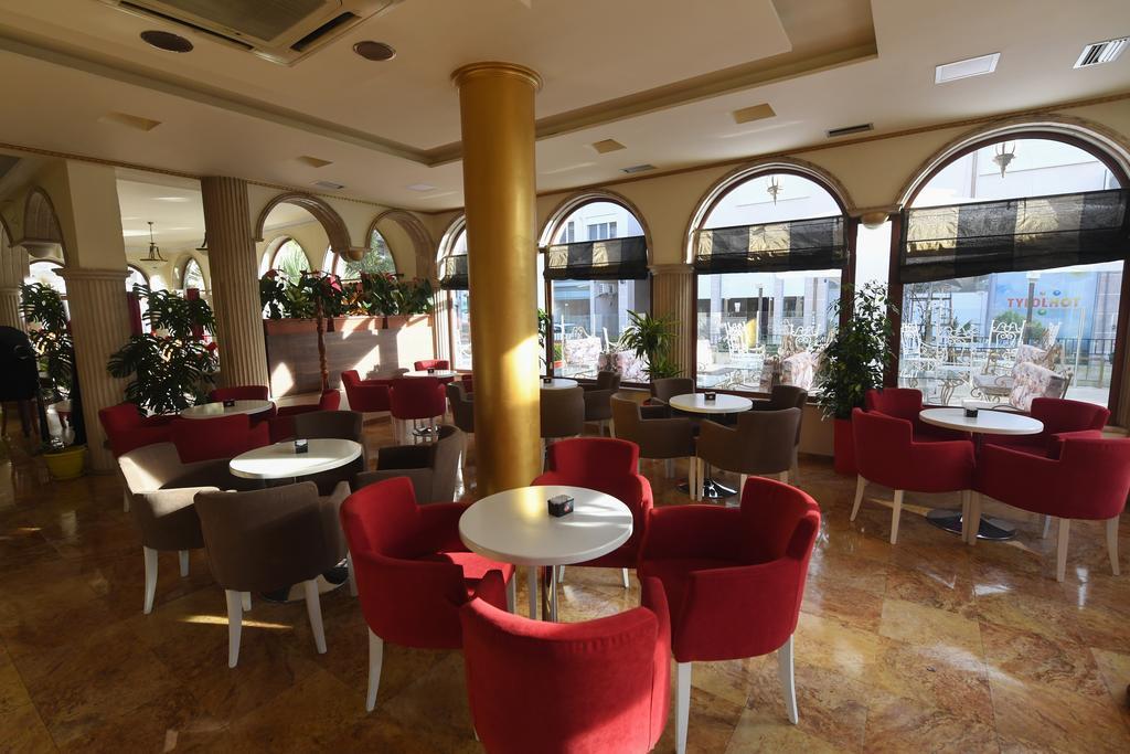 Ferrari Hotel 3*