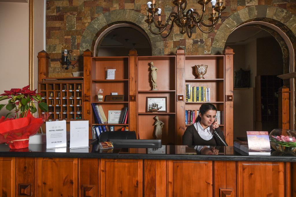 Hotel Ferrari 3*
